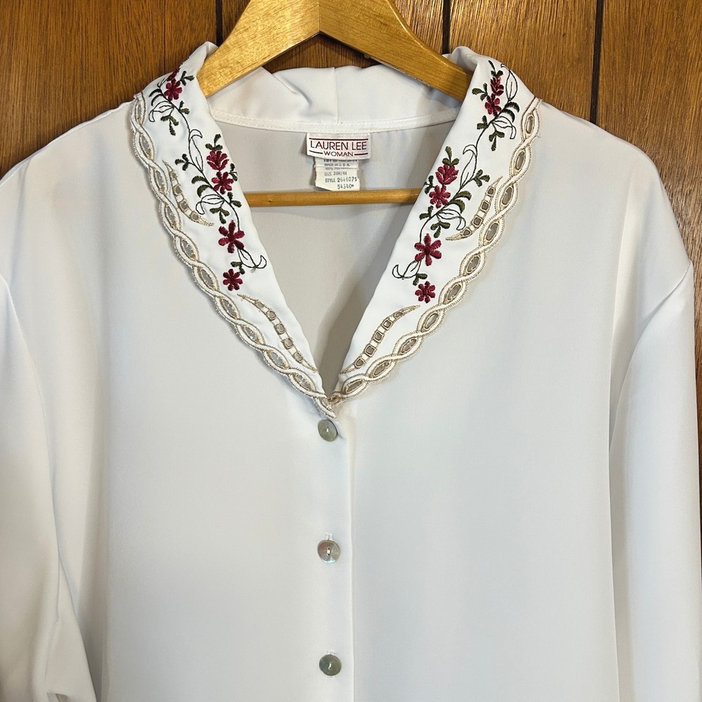 Lauren Lee Woman White Embroidered Collar Long Sleeve Blouse Plus Size